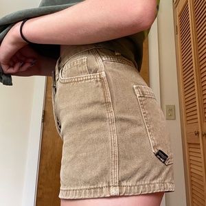 BDG high-rise carpenter short